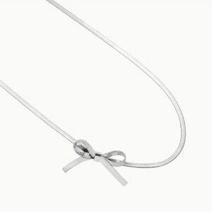 NWT Elegant Silver Bowtie Necklace Dainty Minimalist Jewelry for Women Fashion